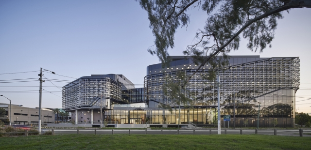 Botanicca | Design: Gray Puksand | Photography: Peter Clarke Botanicca | Design: Gray Puksand | Photography: Peter Clarke | Builtworks.com.au