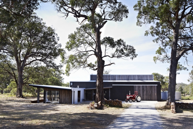 The Uber Shed | Design: Jost Architects | Images: Patrick Jost | Builtworks.com.au