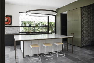 Milford | Design: Rosstang Architects | Images: Sharyn Cairns | Builtworks.com.au