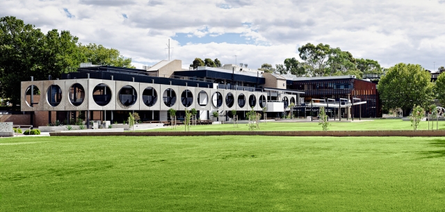 Deakin Waurn Ponds Central Campus | Design: Six Degrees Architects | Photography: Patrick Rodriguez | Builtworks.com.au