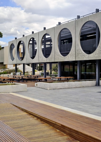 Deakin Waurn Ponds Central Campus | Design: Six Degrees Architects | Photography: Patrick Rodriguez | Builtworks.com.au
