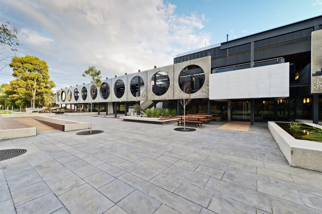 Deakin Waurn Ponds Central Campus | Design: Six Degrees Architects | Photography: Patrick Rodriguez | Builtworks.com.au