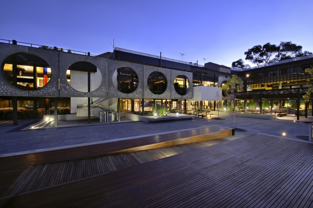 Deakin Waurn Ponds Central Campus | Design: Six Degrees Architects | Photography: Patrick Rodriguez | Builtworks.com.au