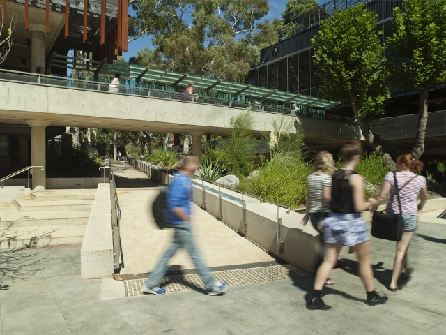 Deakin Waurn Ponds Central Campus | Design: Six Degrees Architects | Photography: Patrick Rodriguez | Builtworks.com.au