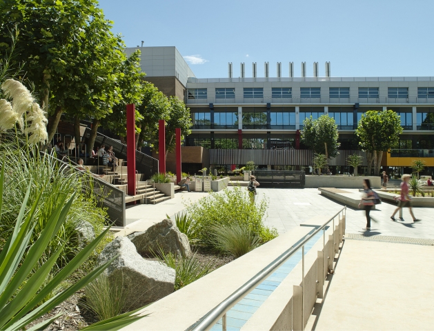 Deakin Waurn Ponds Central Campus | Design: Six Degrees Architects | Photography: Patrick Rodriguez | Builtworks.com.au