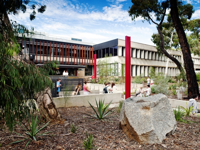Deakin Waurn Ponds Central Campus | Design: Six Degrees Architects | Photography: Patrick Rodriguez | Builtworks.com.au