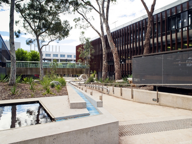 Deakin Waurn Ponds Central Campus | Design: Six Degrees Architects | Photography: Patrick Rodriguez | Builtworks.com.au