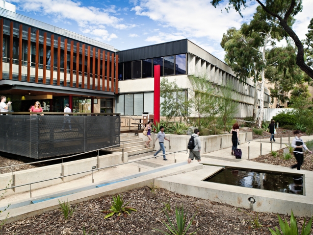 Deakin Waurn Ponds Central Campus | Design: Six Degrees Architects | Photography: Patrick Rodriguez | Builtworks.com.au