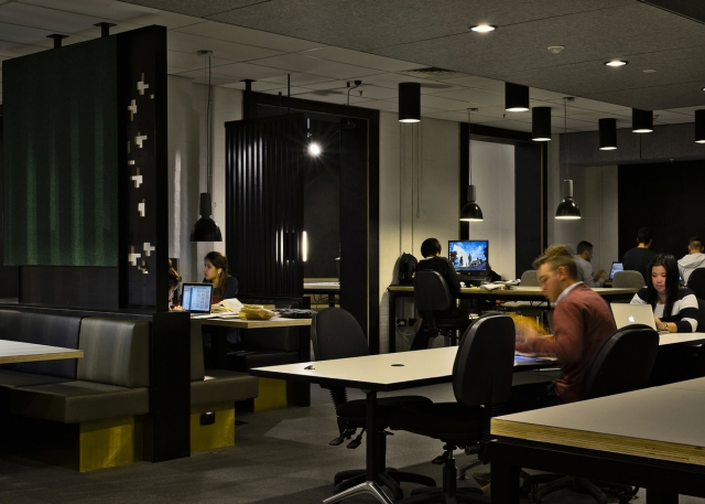 Deakin Uni Burwood Library | Design: Six Degrees Architects | Images: Patrick Rodriguez Deakin Uni Burwood Library | Design: Six Degrees Architects | Images: Patrick Rodriguez | Builtworks.com.au