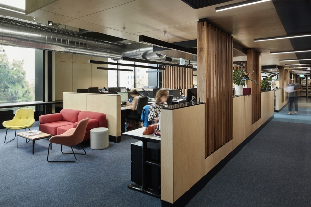 University of Melbourne Academic Services | Design: Six Degrees Architects | Images: Alice Hutchison University of Melbourne Academic Services | Design: Six Degrees Architects | Images: Alice Hutchison | Builtworks.com.au