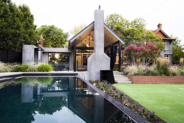 Camberwell Garden Project 1 | Design: Ian Barker Gardens | Images: Claire Takacs | Builtworks.com.au