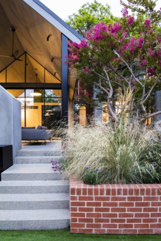 Camberwell Garden Project 1 | Design: Ian Barker Gardens | Images: Claire Takacs | Builtworks.com.au