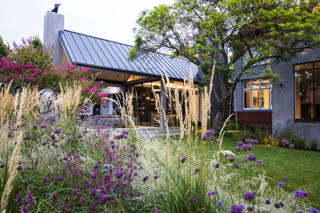 Camberwell Garden Project 1 | Design: Ian Barker Gardens | Images: Claire Takacs | Builtworks.com.au