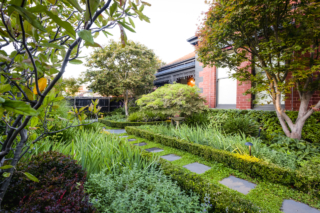 Malvern Garden Project | Design: Ian Barker Gardens | Images: Erik Holt | Builtworks.com.au