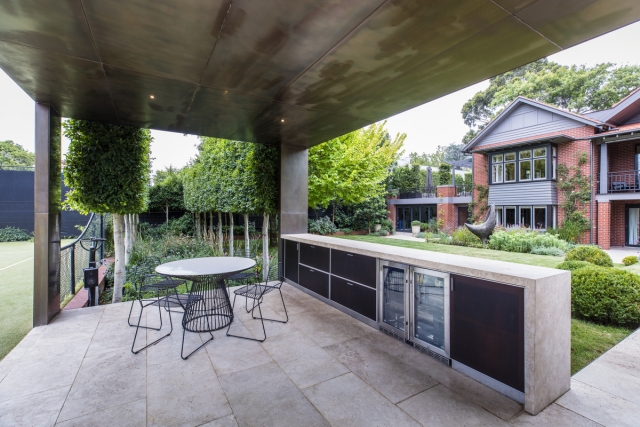 Glen Iris Project | Design: Ian Barker Gardens | Images: Claire Takacs | Builtworks.com.au