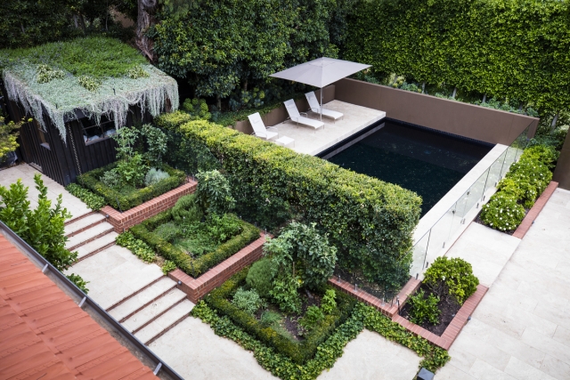 Glen Iris Project | Design: Ian Barker Gardens | Images: Claire Takacs | Builtworks.com.au