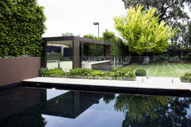 Glen Iris Project | Design: Ian Barker Gardens | Images: Claire Takacs | Builtworks.com.au