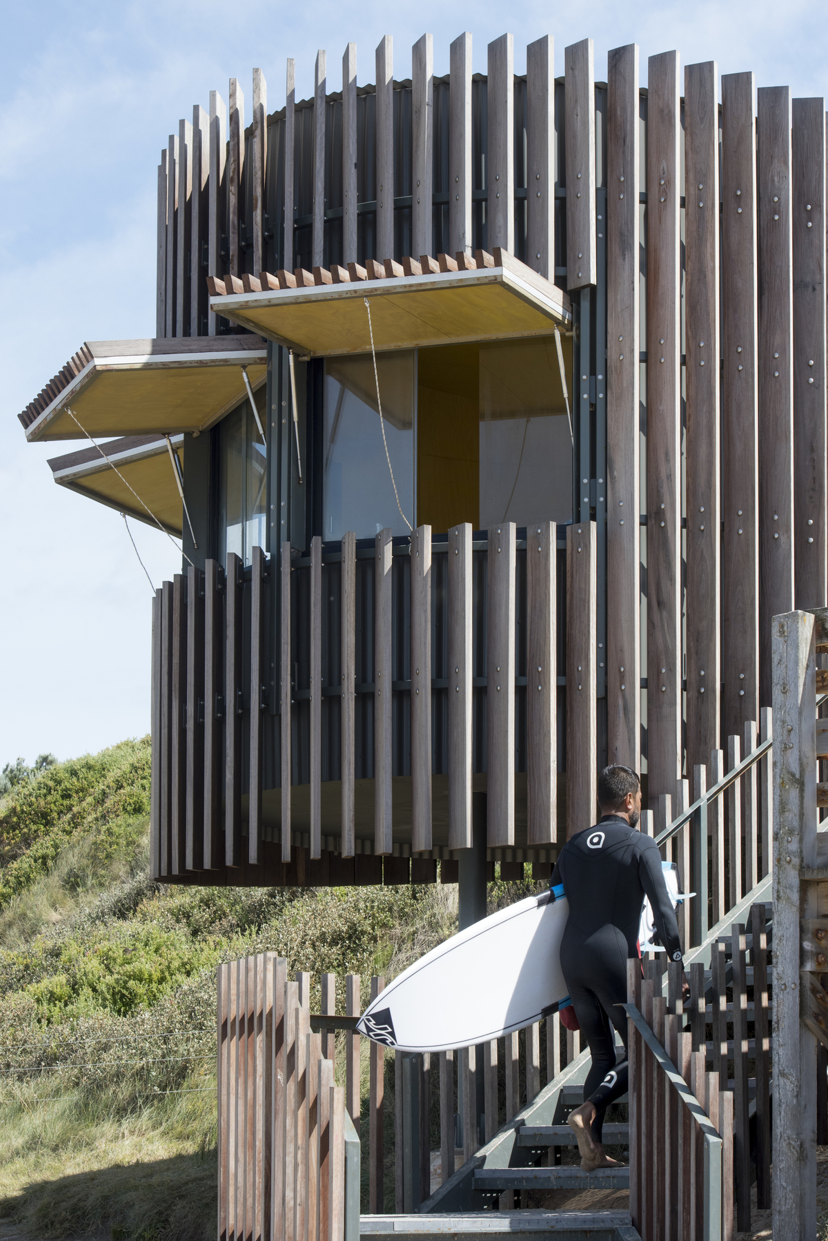 Smiths Beach Surf Life Saving Tower | Design: MRTN Architects and Tract Consultants | Images: Jesse Marlow | Builtworks.com.au