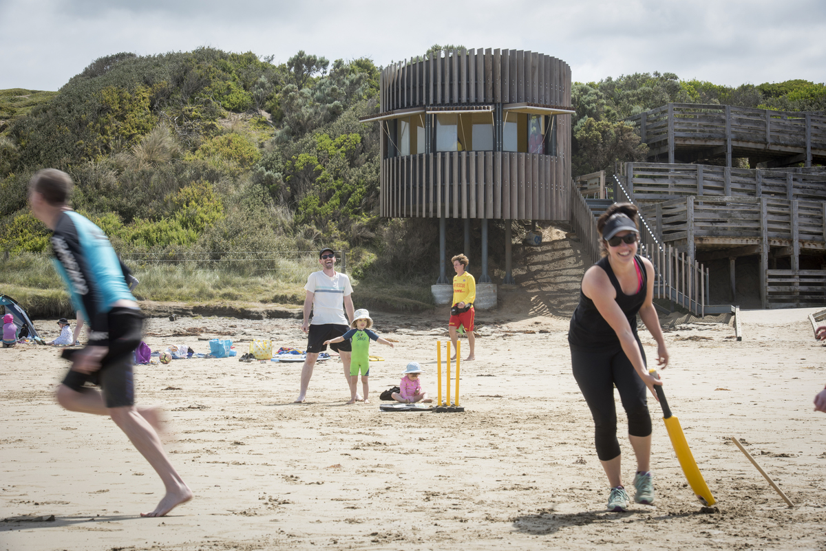 Smiths Beach Surf Life Saving Tower | Design: MRTN Architects and Tract Consultants | Images: Jesse Marlow | Builtworks.com.au