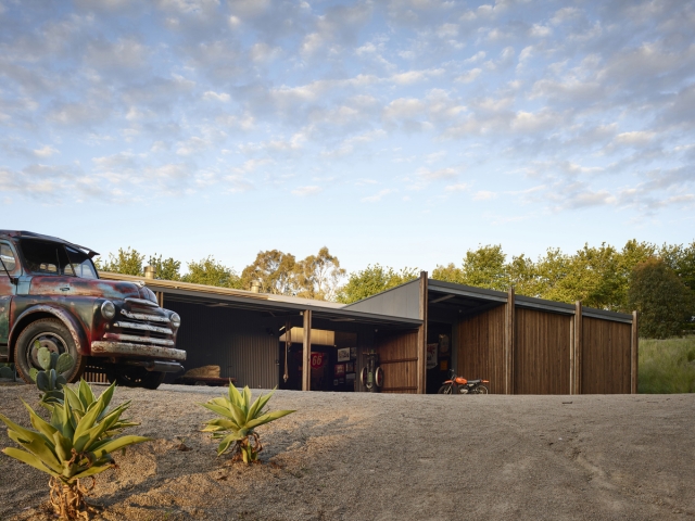 Uber Shed 2 | Design: Jost Architects | Photography: Derek Swalwell Uber Shed 2 | Design: Jost Architects | Photography: Derek Swalwell | Builtworks.com.au