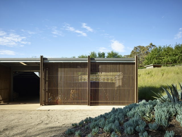 Uber Shed 2 | Design: Jost Architects | Photography: Derek Swalwell Uber Shed 2 | Design: Jost Architects | Photography: Derek Swalwell | Builtworks.com.au