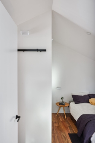 TRIO ON AMOS | Design: REFRESH*DESIGN | Images: Andy MacPherson TRIO ON AMOS | Design: REFRESH*DESIGN | Images: Andy MacPherson | Builtworks.com.au