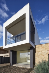 ALB/ | Design: Ply Architecture | Images: Sam Noonan | Builtworks.com.au