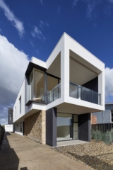 ALB/ | Design: Ply Architecture | Images: Sam Noonan | Builtworks.com.au