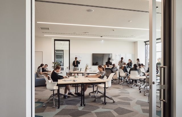 MLC Nicholas Learning Centre | Design: McIldowie Partners | Images: Peter Bennetts MLC Nicholas Learning Centre | Design: McIldowie Partners | Images: Peter Bennetts | Builtworks.com.au