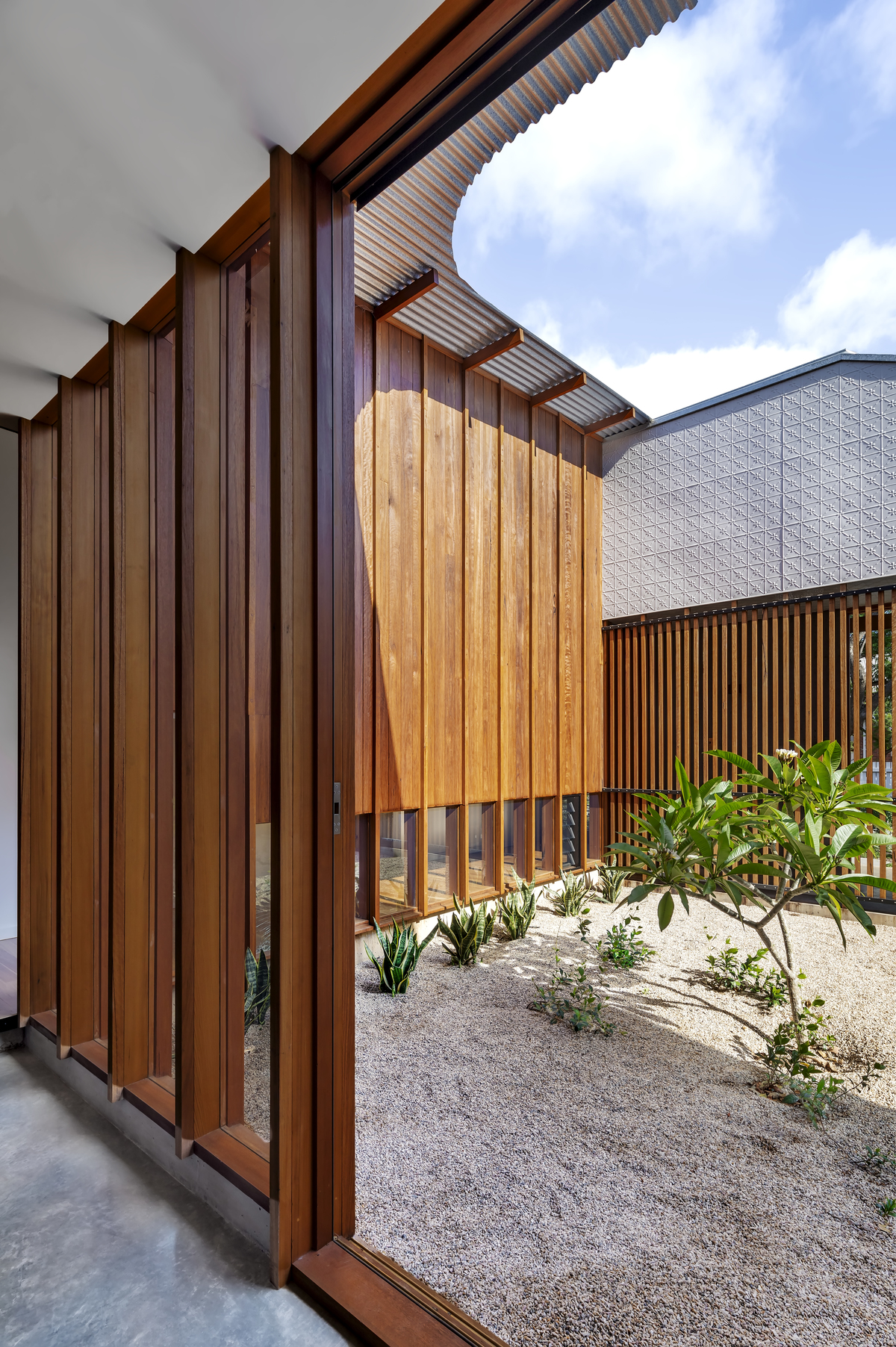 House + Cart | Design: Khab Architects | Images: Aaron Citti | Builtworks.com.au