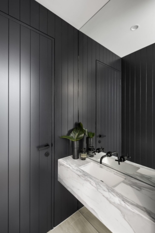 Hyde Park Residence | Design: Georgie Shepherd Interior Design | Images: David Sievers Hyde Park Residence | Design: Georgie Shepherd Interior Design | Images: David Sievers | Builtworks.com.au