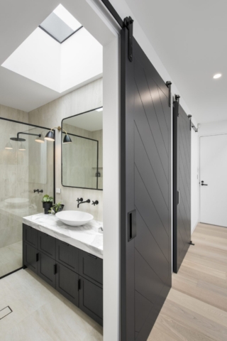 Hyde Park Residence | Design: Georgie Shepherd Interior Design | Images: David Sievers Hyde Park Residence | Design: Georgie Shepherd Interior Design | Images: David Sievers | Builtworks.com.au