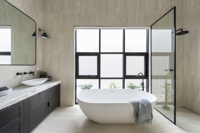 Hyde Park Residence | Design: Georgie Shepherd Interior Design | Images: David Sievers Hyde Park Residence | Design: Georgie Shepherd Interior Design | Images: David Sievers | Builtworks.com.au