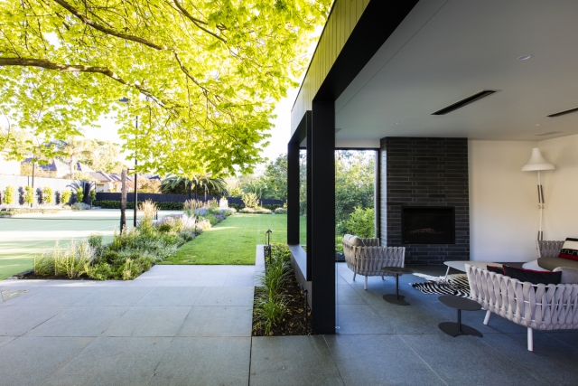 Camberwell Garden Project | Design: Ian Barker Gardens | Images: Claire Takacs | Builtworks.com.au