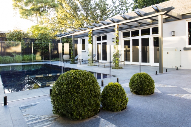 Camberwell Garden Project | Design: Ian Barker Gardens | Images: Claire Takacs | Builtworks.com.au