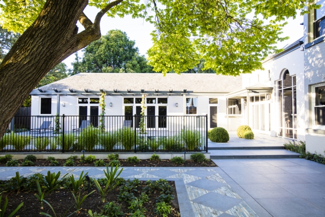 Camberwell Garden Project | Design: Ian Barker Gardens | Images: Claire Takacs | Builtworks.com.au