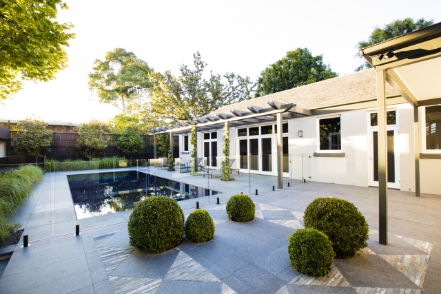 Camberwell Garden Project | Design: Ian Barker Gardens | Images: Claire Takacs | Builtworks.com.au