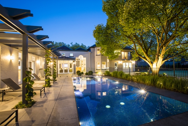 Camberwell Garden Project | Design: Ian Barker Gardens | Images: Claire Takacs | Builtworks.com.au