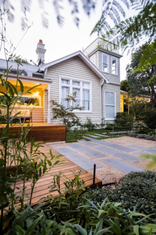Sandringham Garden Project | Design: Ian Barker Gardens | Images: Erik Holt | Builtworks.com.au