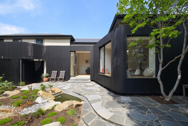 Shadow House | Design: Winwood Mckenzie Architecture and Kontista + Co | Images: Emily Bartlett | Builtworks.com.au