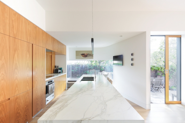 Shadow House | Design: Winwood Mckenzie Architecture and Kontista + Co | Images: Emily Bartlett | Builtworks.com.au