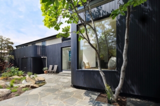 Shadow House | Design: Winwood Mckenzie Architecture and Kontista + Co | Images: Emily Bartlett | Builtworks.com.au