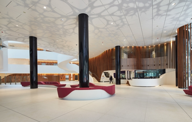 Victorian Comprehensive Cancer Centre | Design: DesignInc, McBride Charles Ryan, Silver Thomas Hanley | Images: Peter Bennetts | Builtworks.com.au