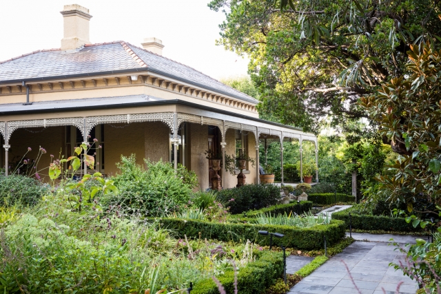 Box Hill Garden Project | Design: Ian Barker Gardens | Images: Claire Takacs | Builtworks.com.au