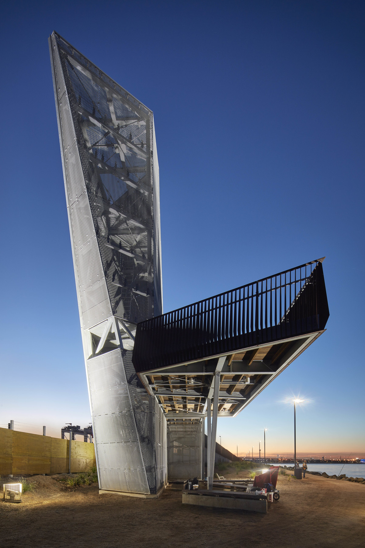 Sandridge Lookout | Design: COX Architecture | Images: Peter Clarke | Builtworks.com.au