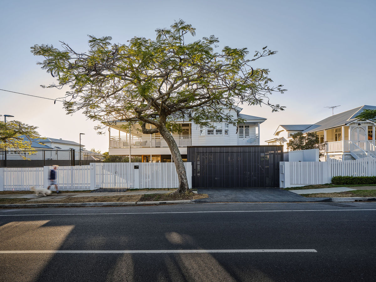 Centre Court House | Design: REFRESH*DESIGN | Images: Andy MacPherson | Builtworks.com.au