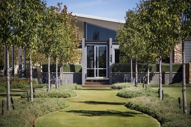 Barossa Valley Estate Cellar Door | Design: DesignInc | Photography: David Sievers | Builtworks.com.au