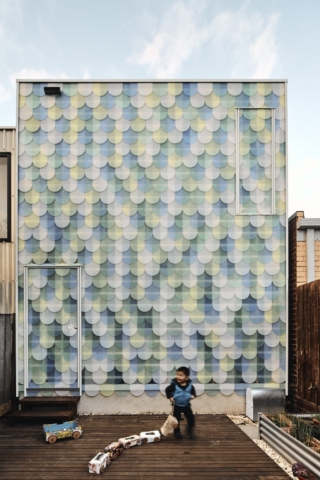 Colour Shingle | Design: Krisna Cheung Architects | Images: Peter Bennetts Colour Shingle | Design: Krisna Cheung Architects | Images: Peter Bennetts | Builtworks.com.au