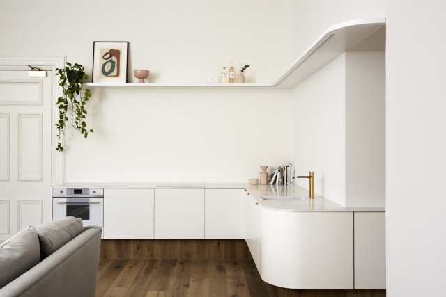 Small Grand Apartment | Design: Tsai Design | Images: Tess Kelly Small Grand Apartment | Design: Tsai Design | Images: Tess Kelly | Builtworks.com.au