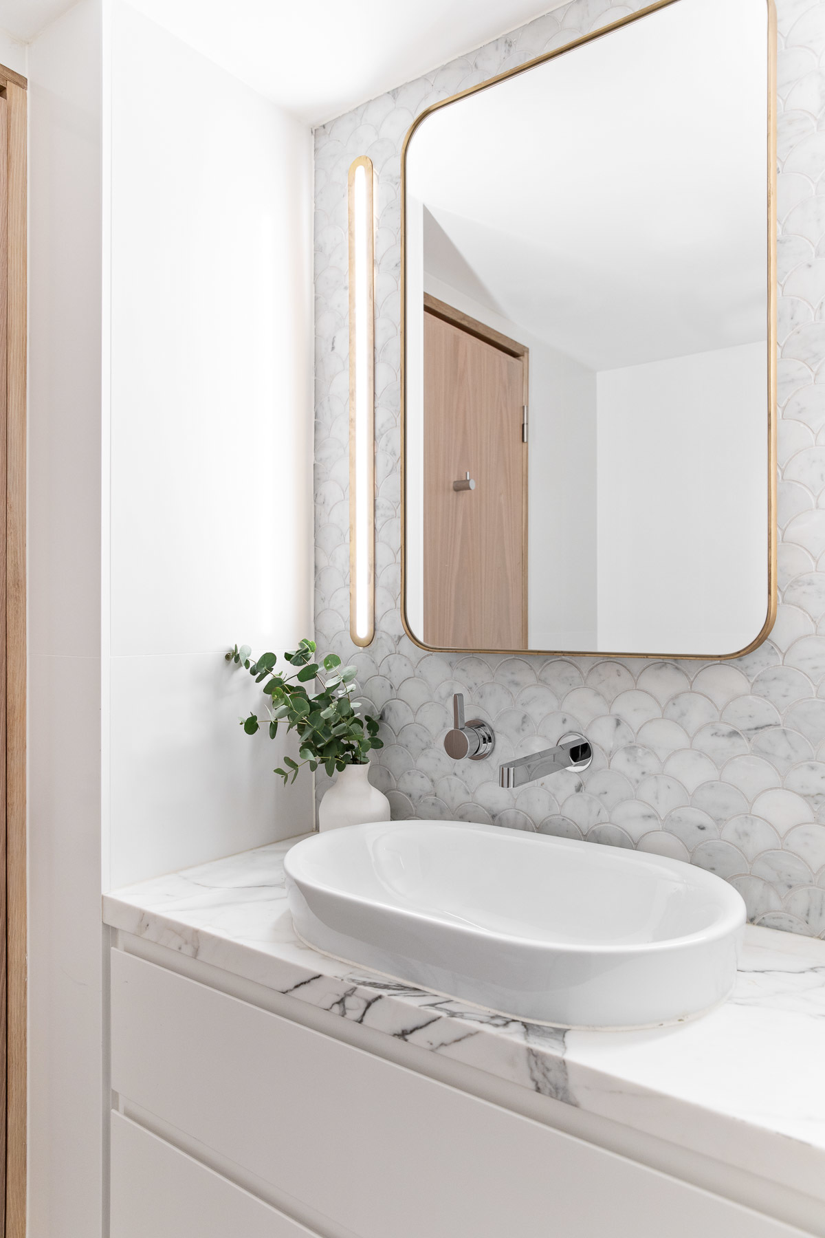 Manly Apartment | Design: Annabelle Chapman Architect | Images: The Palm Co | Builtworks.com.au